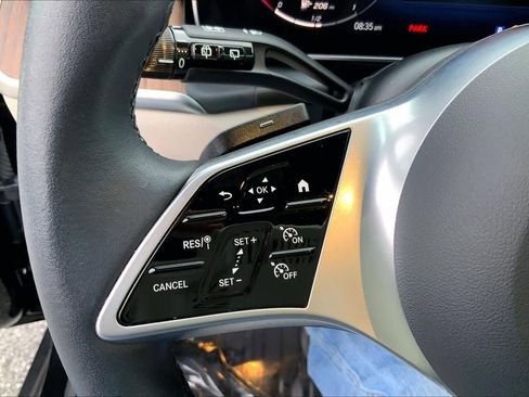 Used 2024 Mercedes-Benz GLC 300 4MATIC image 24