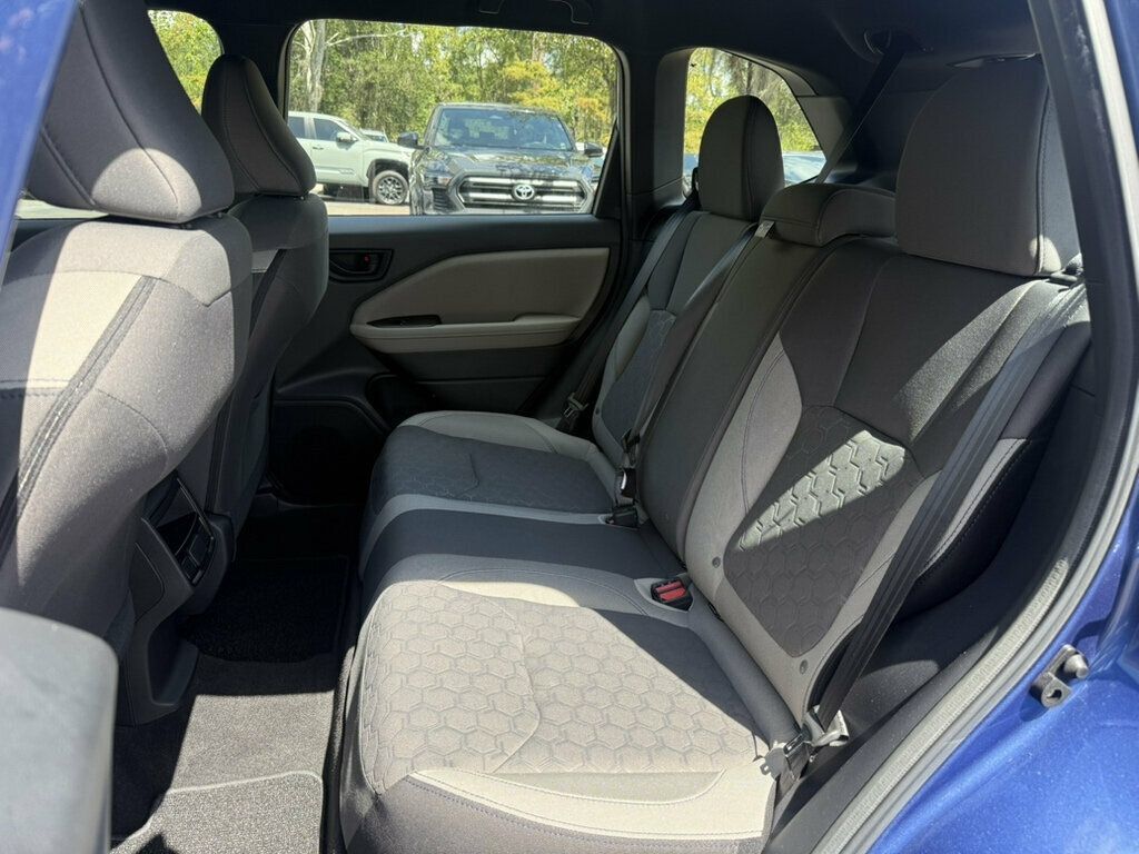Used 2026 Subaru Forester AWD/4WD image 7
