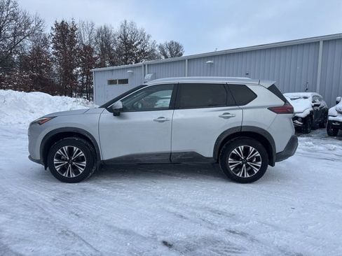 Used 2023 Nissan Rogue SV w/ SV Premium B Package image 10