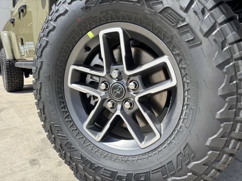 New 2026 Jeep Gladiator Mojave AWD/4WD image 9