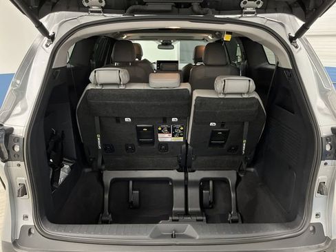 Used 2025 Toyota Sienna XLE image 14