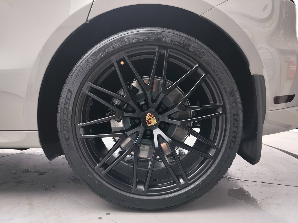 Used 2023 Porsche Macan GTS AWD/4WD image 29
