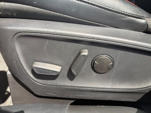 Used 2025 Ford Escape ST-Line FWD image 18