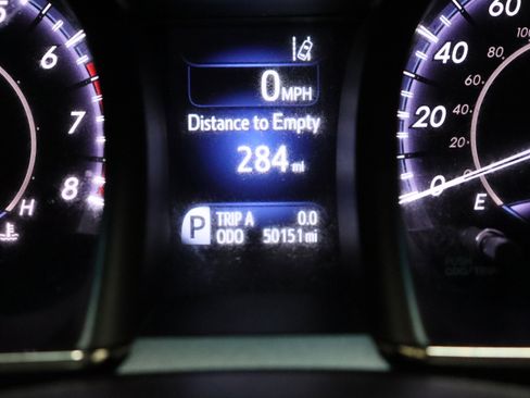 Used 2018 Toyota Avalon Limited image 44