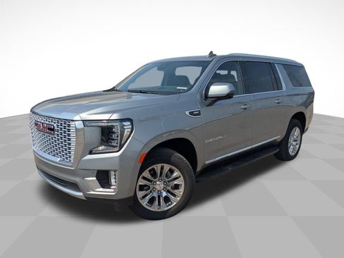 Used 2024 GMC Yukon XL Denali image 30