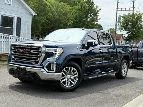 Used 2022 GMC Sierra 1500 SLT w/ SLT Convenience Package AWD/4WD image 2