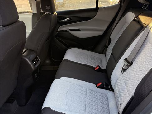 Used 2022 Chevrolet Equinox LS image 15