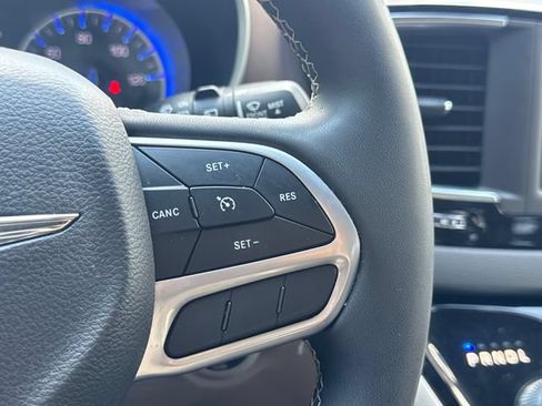 Used 2023 Chrysler Voyager LX FWD image 28