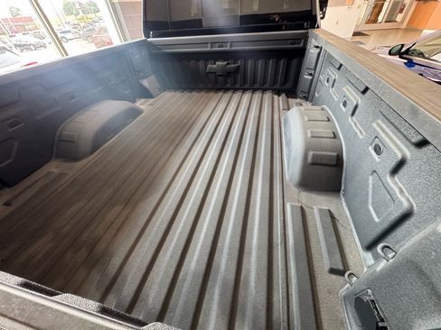 Used 2025 Chevrolet Silverado 3500 High Country w/ Midnight Edition image 8