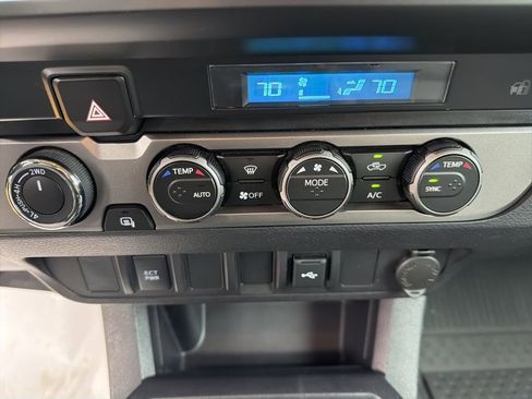 Used 2023 Toyota Tacoma SR AWD/4WD image 18