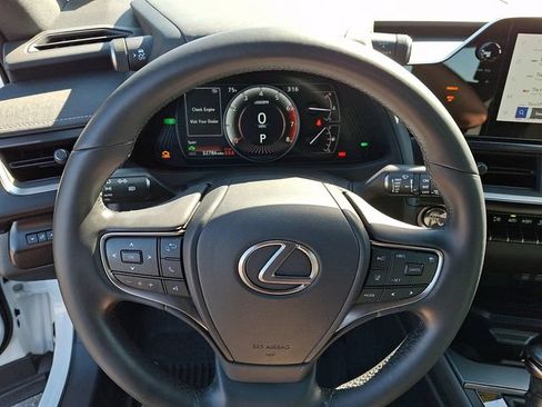 Used 2023 Lexus UX 250h AWD image 18