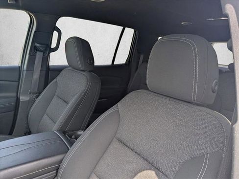 Used 2024 Chevrolet Traverse LT FWD image 15