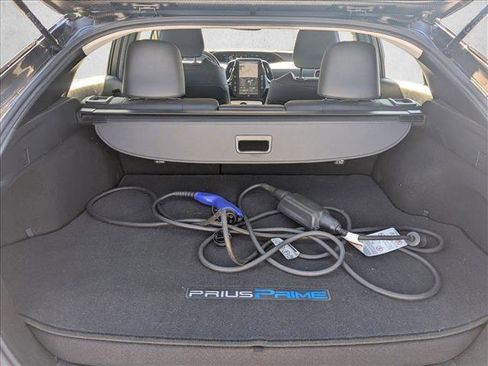 Used 2017 Toyota Prius Prime Advanced image 6