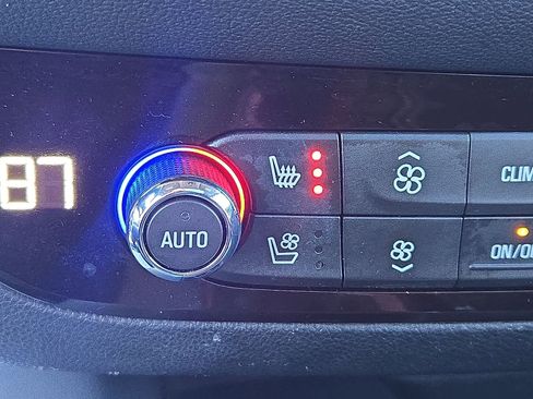 Used 2018 Buick Enclave Premium w/ Experience Buick Package image 26