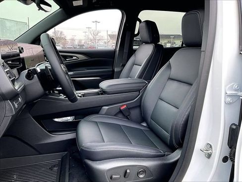 New 2026 Chevrolet Traverse LT w/ Driver Confidence Package AWD/4WD image 10