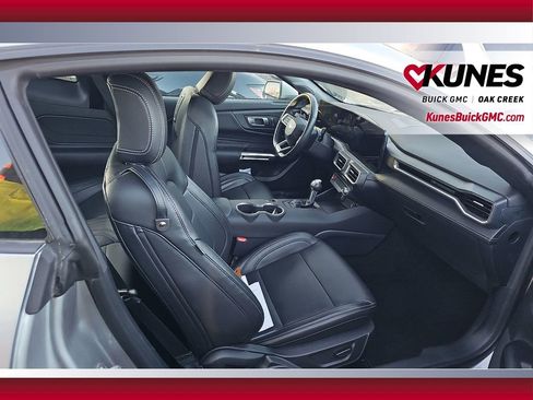 Used 2025 Ford Mustang Premium image 9