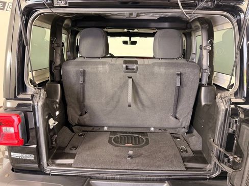 Used 2021 Jeep Wrangler Rubicon AWD/4WD image 13