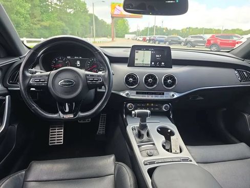 Used 2018 Kia Stinger GT1 AWD/4WD image 13