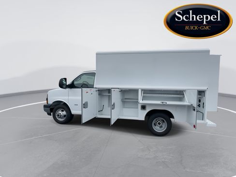 New 2026 GMC Savana 3500 w/ Power Convenience Package RWD image 5