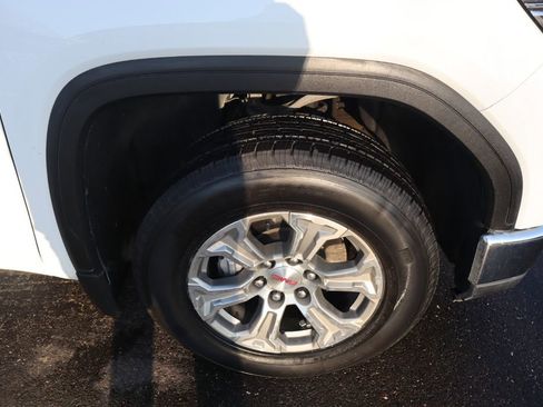 Certified 2024 GMC Sierra 1500 SLT image 7