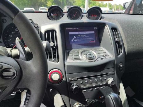 Used 2018 Nissan 370Z NISMO RWD image 7