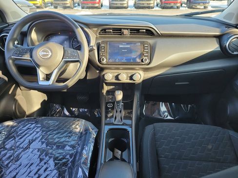 Certified 2023 Nissan Kicks SV image 9