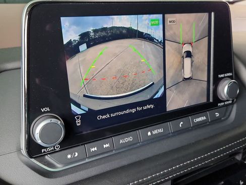 Used 2023 Nissan Rogue SL image 21