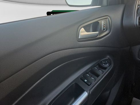 Used 2018 Ford Escape SE w/ SE Sync 3 Package FWD image 11