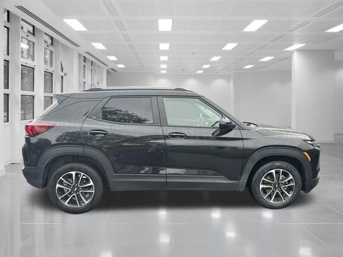 Certified 2025 Chevrolet TrailBlazer LT FWD image 4
