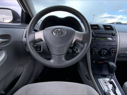 Used 2010 Toyota Corolla LE image 5