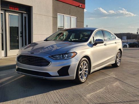 Used 2019 Ford Fusion SE FWD image 22