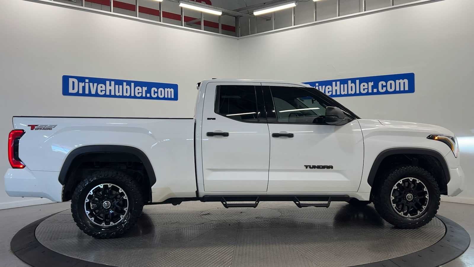 Used 2022 Toyota Tundra SR5 AWD/4WD image 8