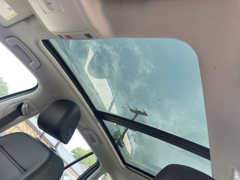 Used 2016 Volkswagen Golf Limited Edition image 27