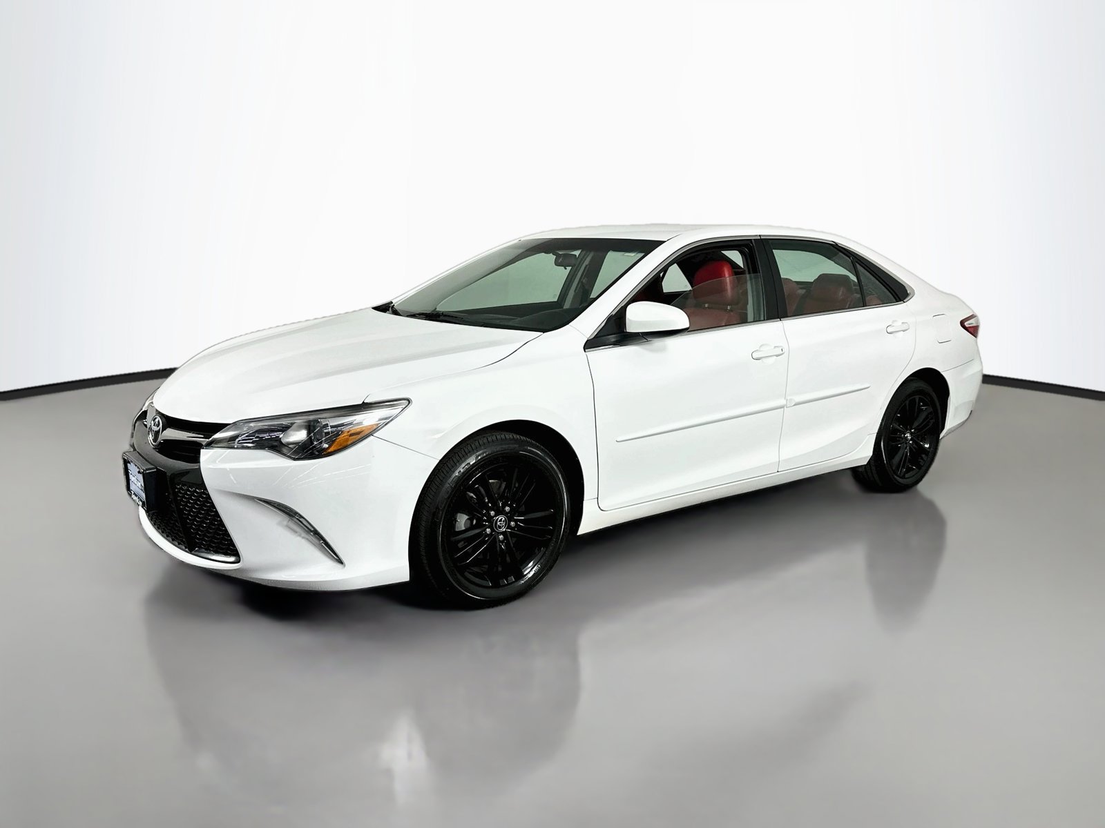 Used 2017 Toyota Camry SE w/ Protection Package (Q2) FWD image 4