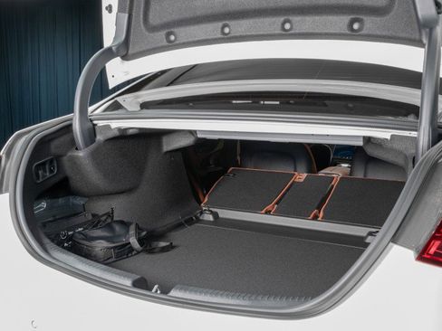 Certified 2025 Mercedes-Benz C 300 Sedan image 7