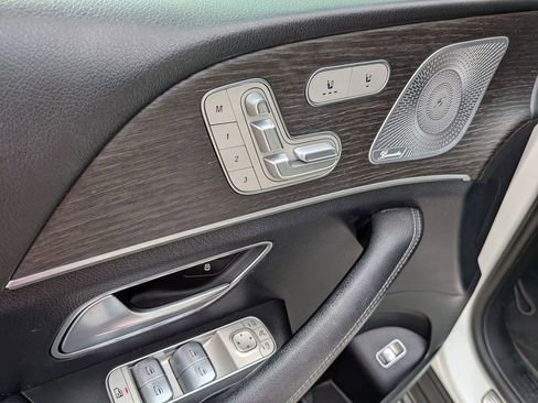 Used 2020 Mercedes-Benz GLS 450 4MATIC image 9