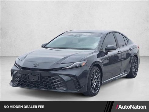 Certified 2025 Toyota Camry SE FWD image 1