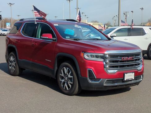 Certified 2023 GMC Acadia SLE w/ Driver Convenience Package image 2