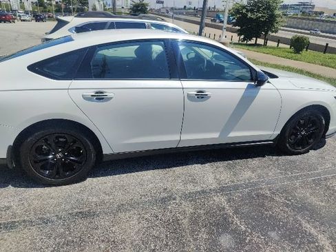 Used 2025 Honda Accord SE image 14