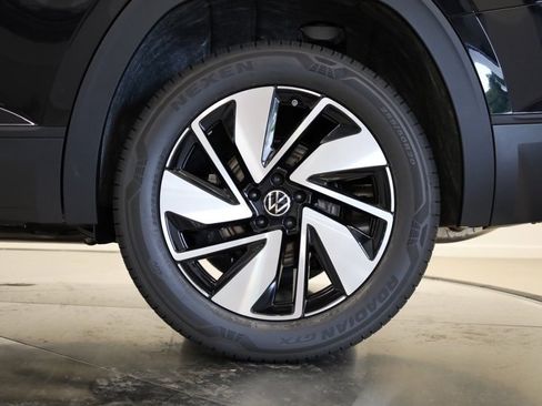 New 2026 Volkswagen Atlas SE image 38