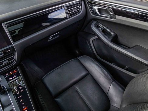 Used 2022 Porsche Macan image 20