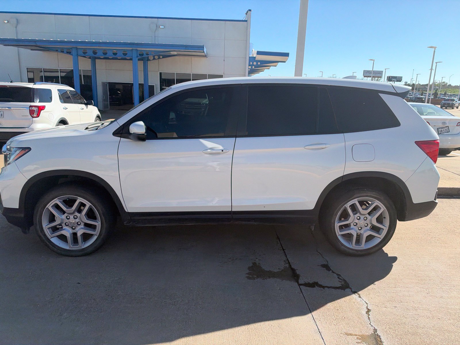Used 2025 Honda Passport EX-L image 4