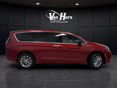 New 2026 Chrysler Pacifica Limited w/ Trailer Tow Group