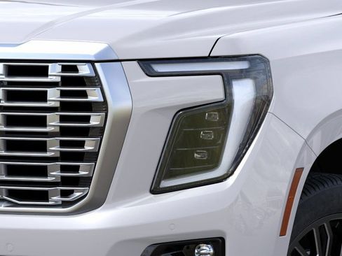 New 2025 GMC Yukon XL Denali w/ Denali Reserve Package image 10