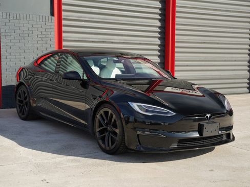 Used 2022 Tesla Model S Plaid image 8