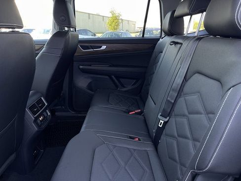New 2026 Volkswagen Atlas SE image 27