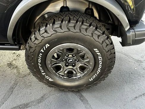 Used 2022 Ford Bronco Badlands w/ Sasquatch Package AWD/4WD image 18