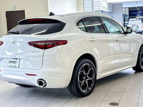 Used 2020 Alfa Romeo Stelvio Ti Lusso AWD/4WD image 4
