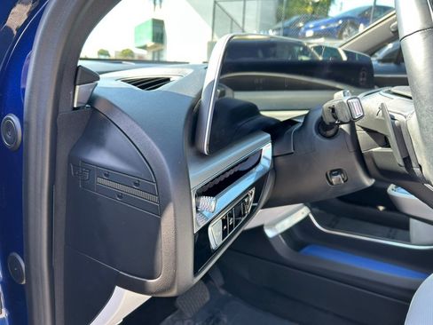 Used 2024 Cadillac Lyriq Sport AWD/4WD image 13