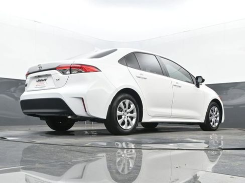 Used 2025 Toyota Corolla LE image 26